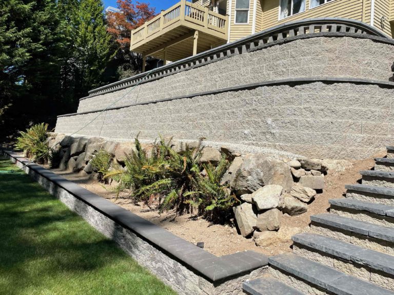 Paver Retaining Wall - Seattle Outdoor Spaces
