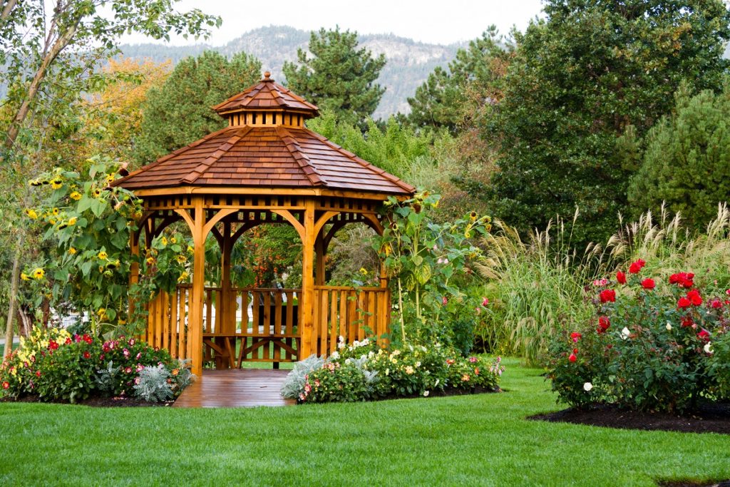 Backyard Pergolas - Pacific Northwest - Seattle Outdoor Spaces