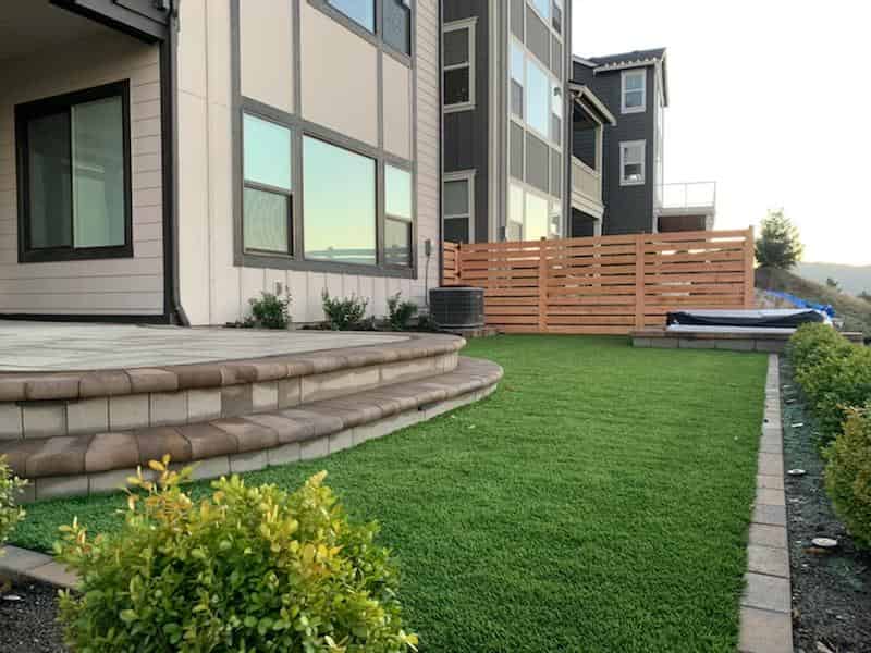 Artificial Grass - Backyard Patio Area - Seattle Outdoor Spaces